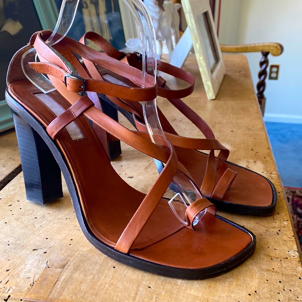 ๐ธMichael Kors strapped heels๐บ Like new๐worn once